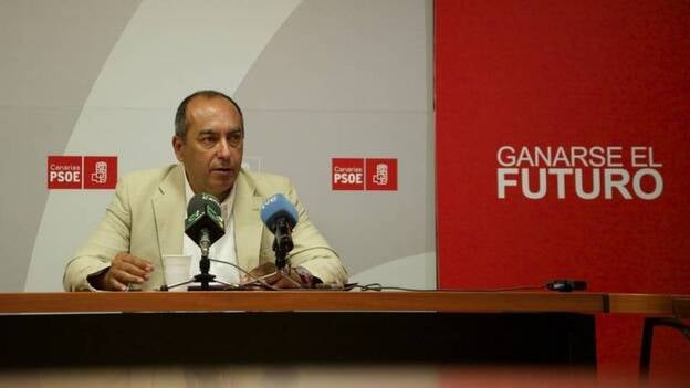 Julio Cruz dice que Soria "se reinventa cada minuto" en su "huida"