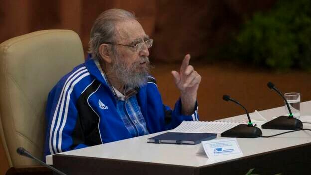 Fidel Castro: "Tal vez sea de las últimas veces" que asista al congreso