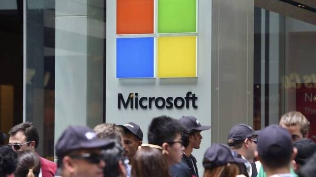 Microsoft reduce un 25% su beneficio en su tercer trimestre fiscal, hasta 3.330 millones
