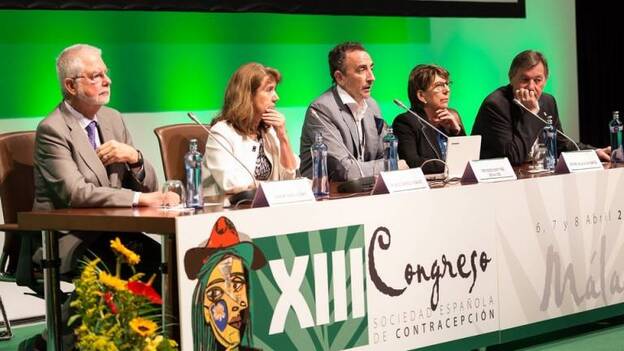 Ginecólogas analizan el uso de anticonceptivos hormonales en el tratamiento de patologías endocrinológicas