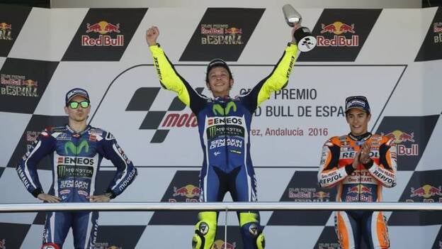 Rossi gana con autoridad a pesar del esfuerzo final de Lorenzo