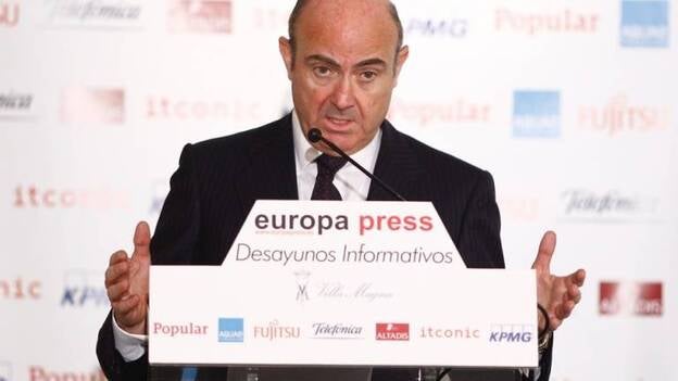 De Guindos confía en superar el crecimiento previsto del 2,7 % del PIB en 2016