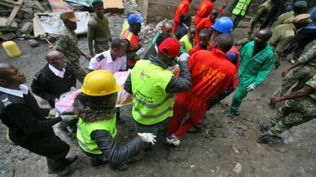 Al menos 8 muertos y decenas de heridos al derrumbarse un edificio en Nairobi