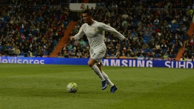 Cristiano completa la sesión y Benzema corre en el césped