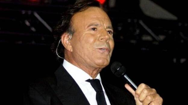 Julio Iglesias premiado en Asia como "Artista legendario"