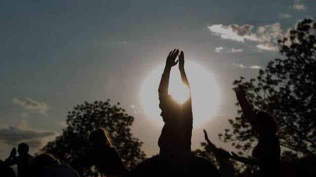 El yoga puede reducir los problemas cognitivos y emocionales que sufren los enfermos de Alzheimer