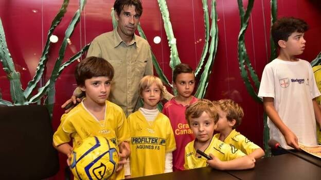 Valerón recibe el Premio CANARIAS7 Germán Dévora II