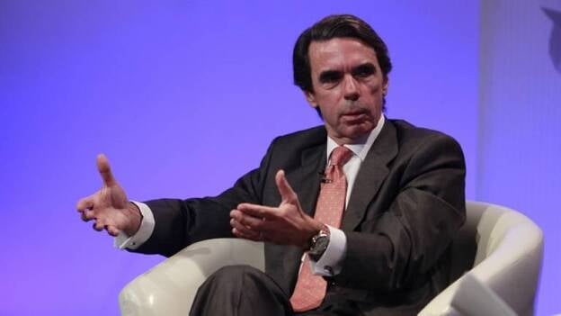 Aznar ve un "error" relajar la corrección del déficit y aboga por acelerarla