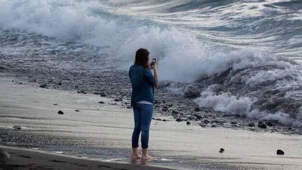 La mitad de los españoles comparten sus experiencias de viaje a tiempo real en las redes sociales