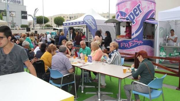Anticipo de la fiesta de Canarias en El Corte Inglés