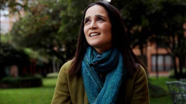 Julieta Venegas "La curiosidad es lo que me empuja a hacer las cosas"