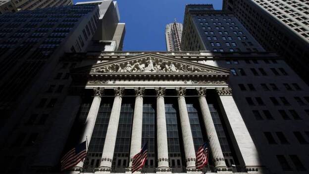 EEUU también nota el "brexit", con caídas en Wall Street y el dólar al alza