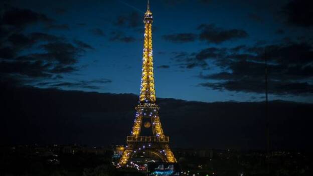La Torre Eiffel abre una nueva terraza verde durante el verano