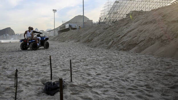 Aparecen restos de un cuerpo mutilado en Copacabana, sede del torneo de voley playa