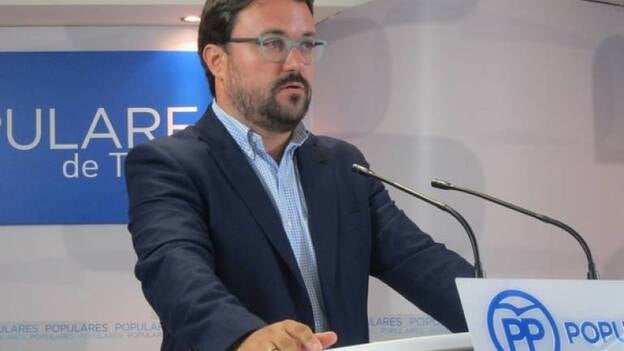 Antona "imagina" que Rajoy se reúne con CC porque lo hace de menor a mayor