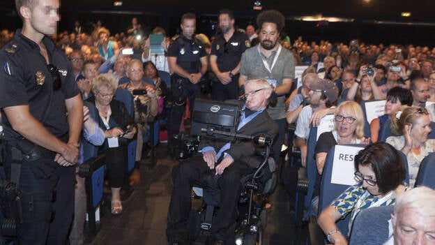 La acosadora de Stephen Hawking detenida en Tenerife puede estar vinculada al extremismo religioso