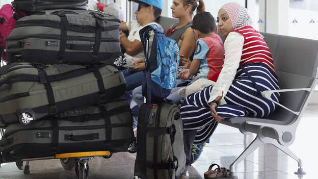 Vueling prevé cancelar hoy 66 vuelos por la huelga en Francia