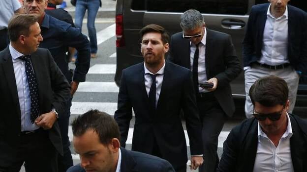 Condenan a Messi y a su padre a 21 meses, pero no tendrá que ir a prisión