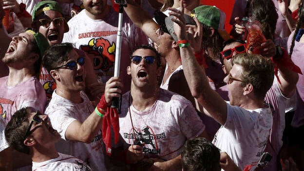 Pamplona, en fiestas con el chupinazo