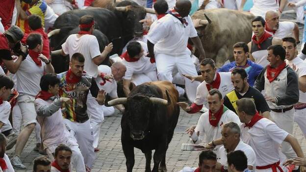 Primer encierro rápido y con momentos de peligro