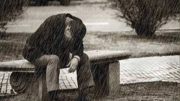 Cerca de 3 millones de españoles se sienten solos y más de 417.000, "totalmente infelices"