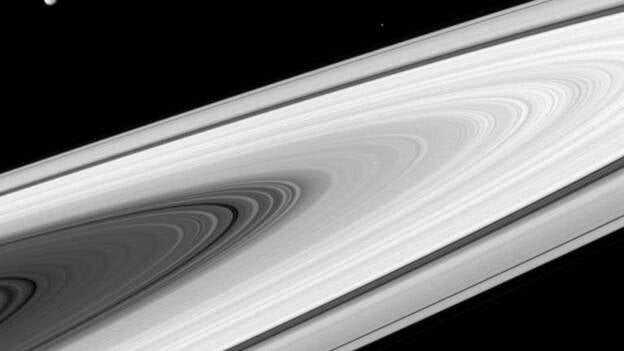 En realidad, Saturno no es un mundo sin estrellas