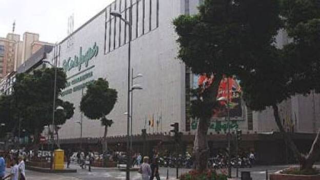 Reúnen 6.000 firmas contra apertura de comercios los domingos en Las Palmas