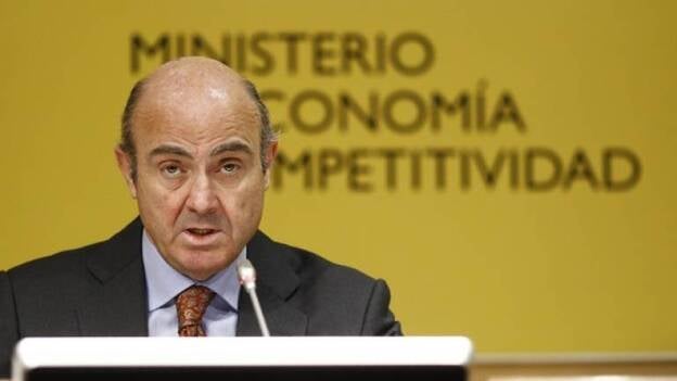 De Guindos confía en que la tasa de paro baje del 20 % a final de año