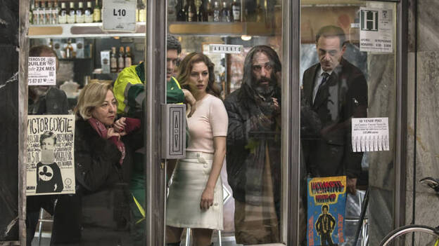 "El bar", lo nuevo de Álex de la Iglesia, llegará a los cines el 20 de enero