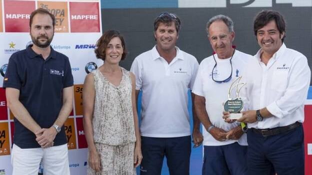 El Maserati, más líder