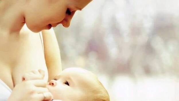 Los pediatras aconsejan a las madres lactantes una dieta de más de 1.800 calorías diarias