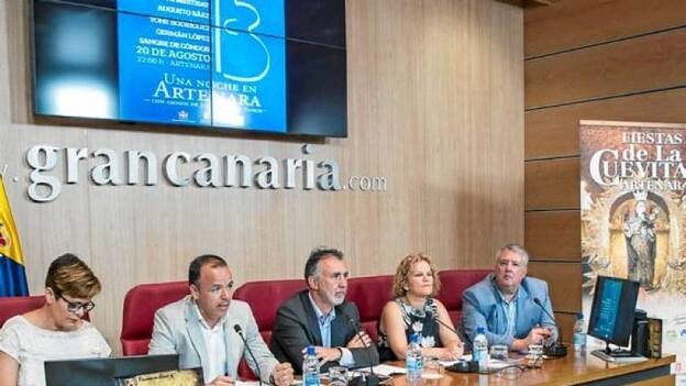 La 41 subida en bici a Artenara se une a la noche del timple