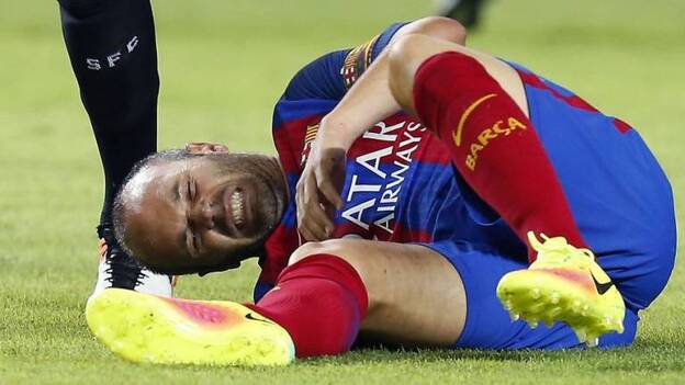 Iniesta y Mathieu, lesionados en la Supercopa, estarán dos y tres semanas de baja
