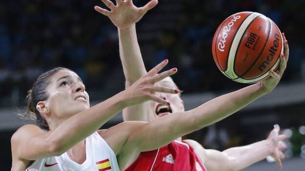 España jugará la final del torneo femenino tras ganar a Serbia (68-54)