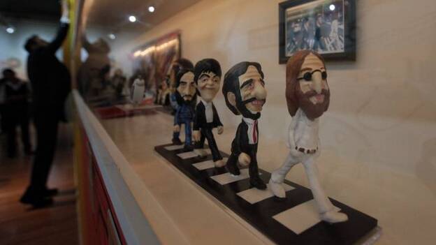 Exponen objetos sobre los Beatles