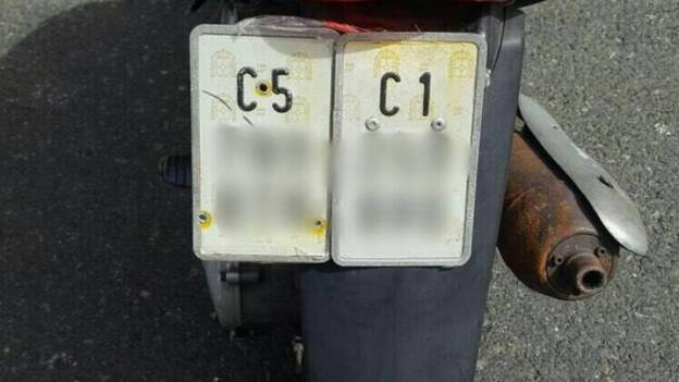 Paran a una pareja que iba al juzgado sin carné en un ciclomotor robado