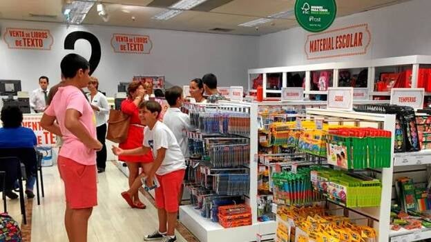 Las AMPA piden a los centros que no cambien los libros