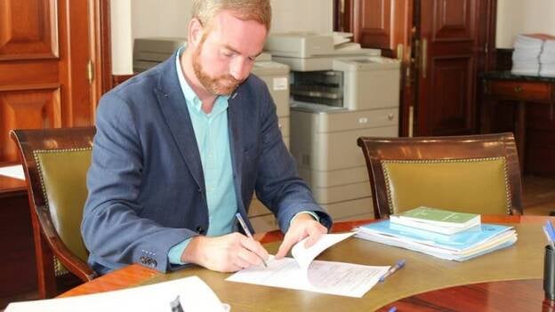 Ciudadanos pide información de un diputado del PP procesado para exigir su acta a Rajoy