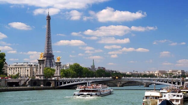 El terrorismo provoca una caída del 7 % de los turistas en Francia