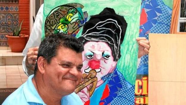 Dámaso se vuelca en la farándula