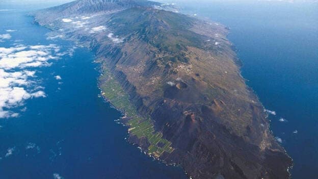 Gran Canaria, Tenerife, Fuerteventura y Lanzarote tienen más de 360.000 plazas turísticas que las islas 'verdes'