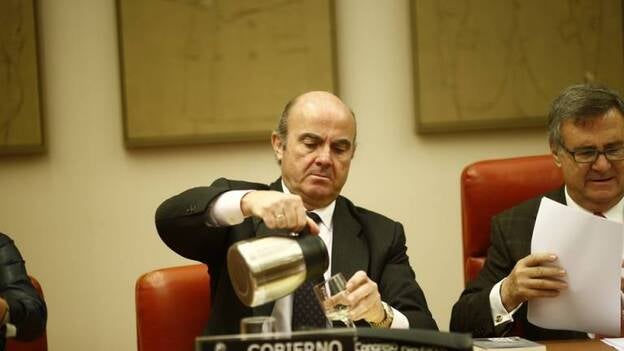 El Gobierno rechaza que Guindos comparezca en el Pleno del Congreso por el 'caso Soria'