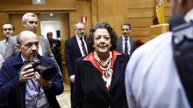 Rita Barberá se da de baja en el PP pero mantiene su escaño como senadora