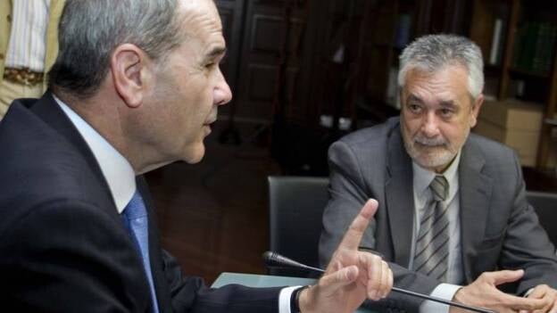 La Fiscalía pide seis años de cárcel para Griñán y diez de inhabilitación para Chaves por el caso ERE