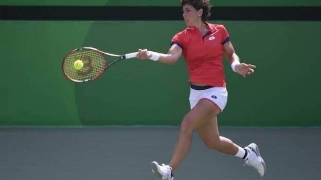 Carla Suárez avanza firme en Wuhan