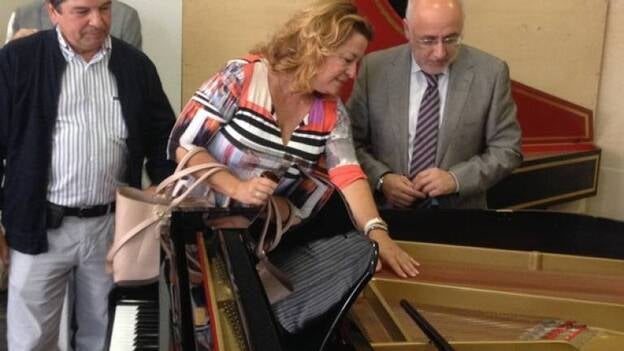 El piano de Alfredo Kraus se instala en Gran Canaria como primer paso para una escuela de ópera