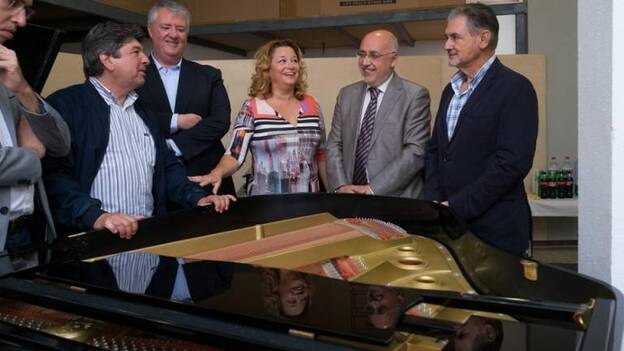 Gran Canaria recibe con emoción el piano de Alfredo Kraus