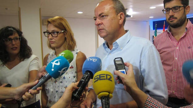 Monago cree que las declaraciones de Felipe González son "como ladrarle a la luna", ya que no está en el Comité Federal