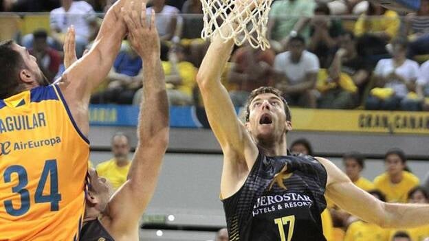 Dos ex bajan de la nube al campeón