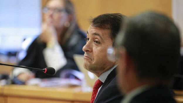 Bermúdez dice que es posible pero poco probable que el alcalde no siga la compra